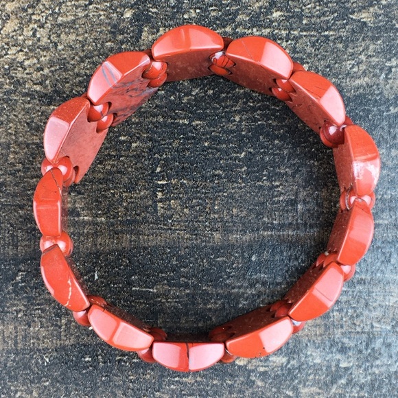 Red Jasper Stone Stretch Bracelet - Picture 5 of 12
